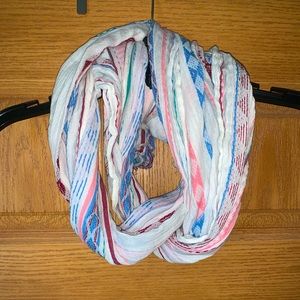Women’s infinity scarf